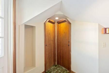 Curry House - Pool, King Bed & Balcony! Room 7 키웨스트 외부 사진